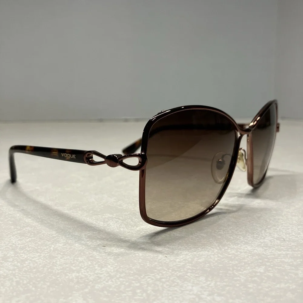 Vogue Italy Women's Sunglasses VO 3832-S 811/13 Tortoise Brown 57/16/130 w/case